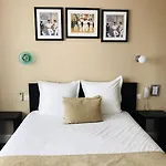 Отель Ama 3*