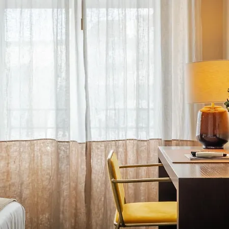 Ama Отель Биарриц