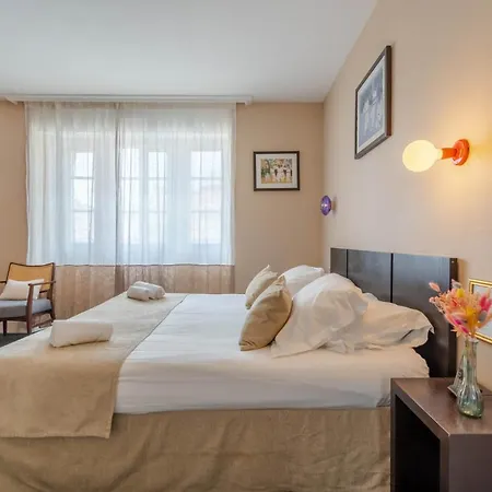 Ama Отель Биарриц