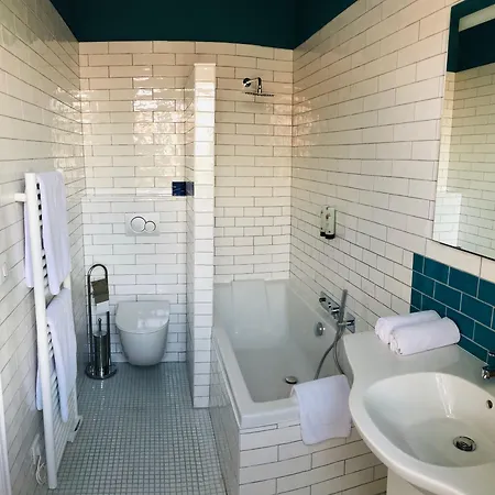 Ama Hotel