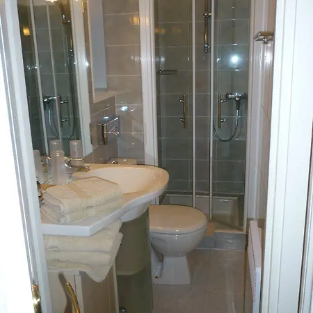 Ama Отель Биарриц